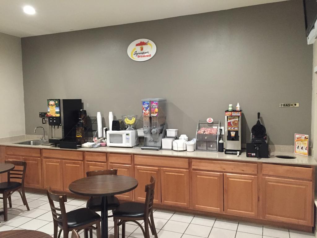 巴斯特罗普速8酒店 外观 照片