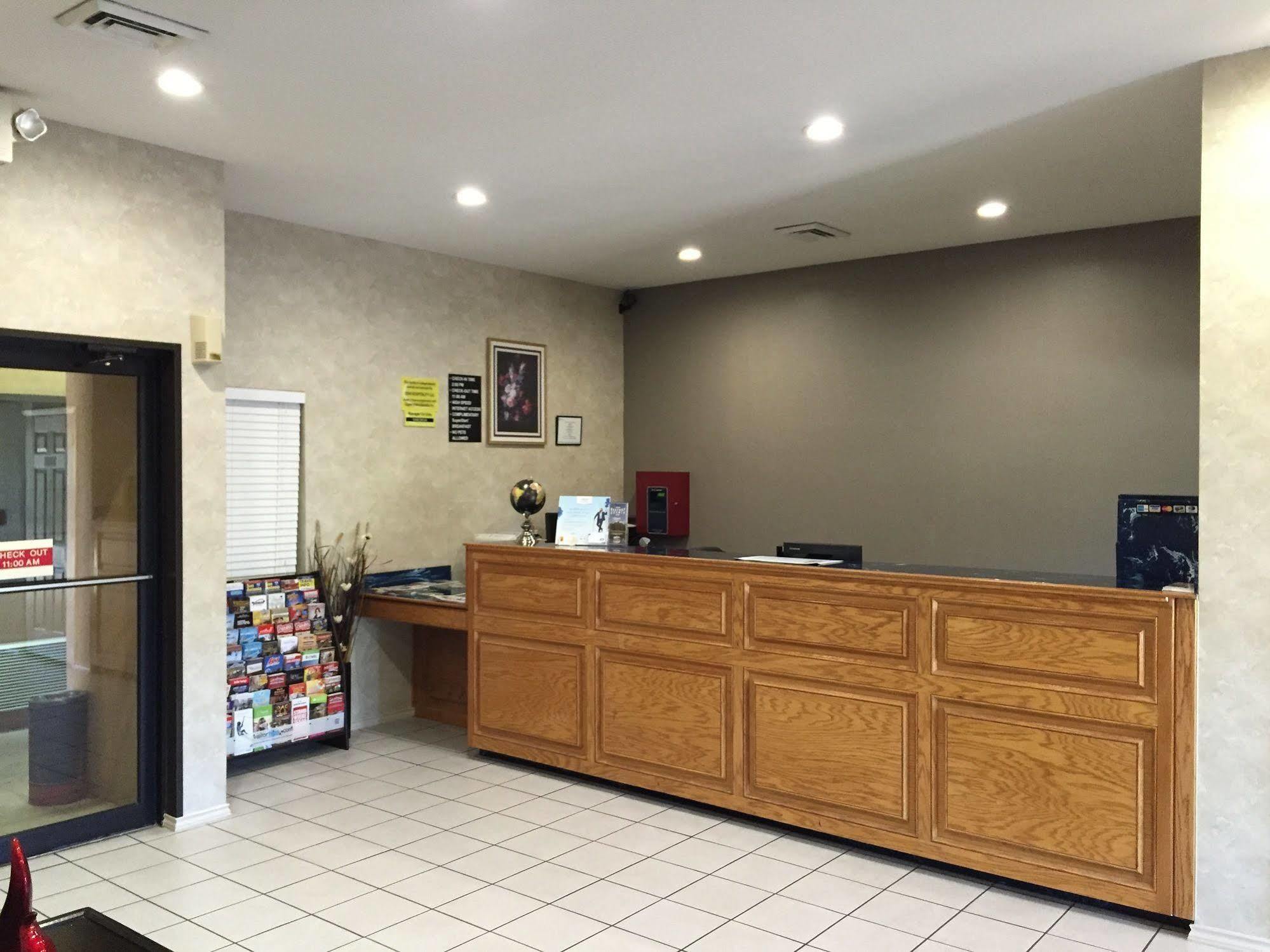 巴斯特罗普速8酒店 外观 照片